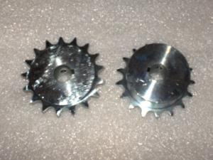 410 B 17 Tooth Sprocket 5/8" ID with 3/16" keyway 2 set screws 1" wide hub 410 B 17 Tooth Sprocket 5/8" ID with 3/16" keyway 2 set screws 1" wide hub