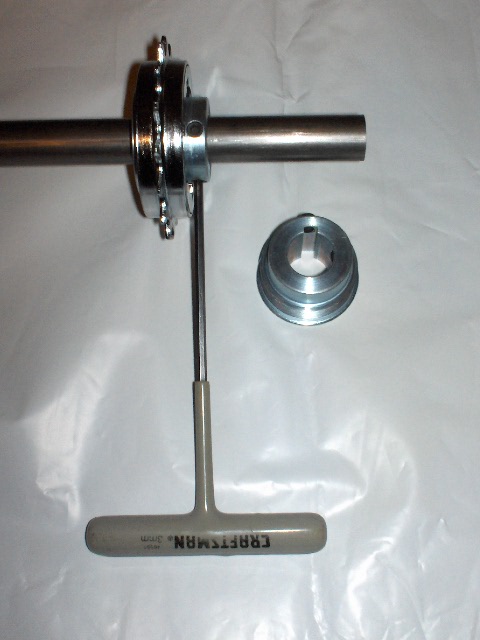 REV SS 5/8" ID x .95" wide 3/16" keyway 2 set screws 1.37 x 24 RH tpi